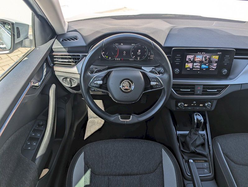 Škoda Scala (2022) 1,0 TSI / 81 kW DSG Style Extr - fotka 6 z 30