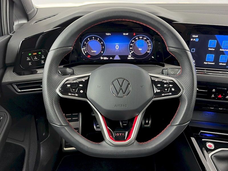 Volkswagen Golf (2024) GTI 2.0 TSI 180kW - fotka 9 z 29