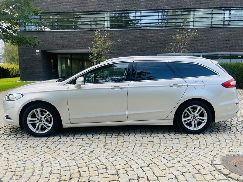Ford Mondeo 2.0TDCi AUTOMAT SERVISKA TAŽNÉ - fotka 18 z 44