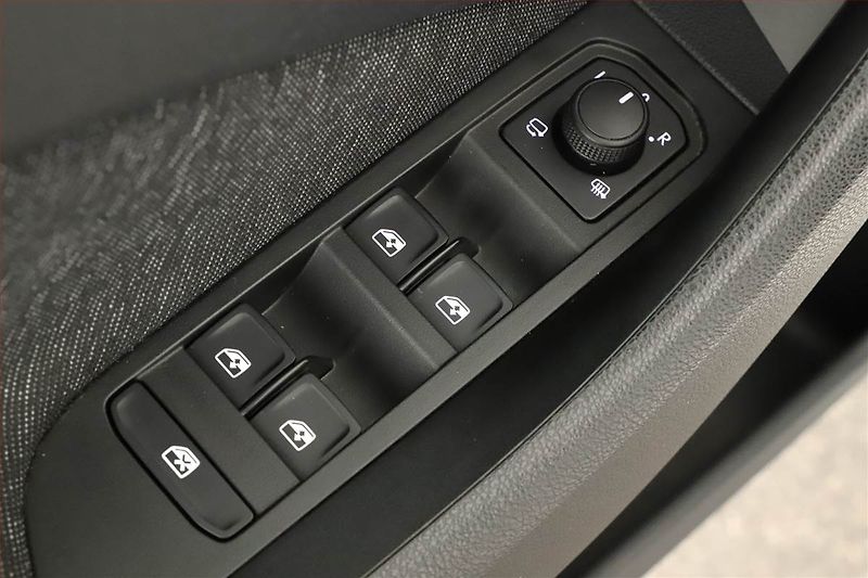 Škoda Kamiq (2023) Style 1.0 TSI - fotka 9 z 20