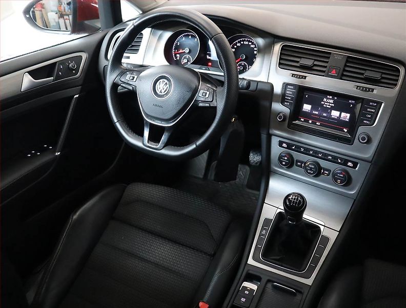 Volkswagen Golf (2014) Comfortline 1.2 TSI - fotka 7 z 23