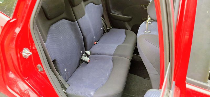 Honda Jazz 1.2 VTEC 66 kw - fotka 18 z 42