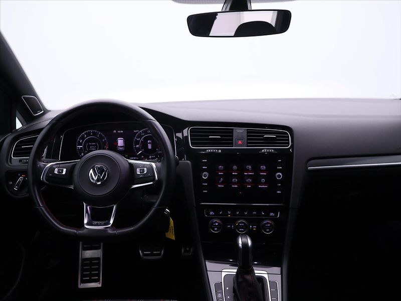 Volkswagen Golf 2,0 TSI GTI Performance DSG - fotka 28 z 29