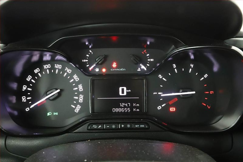 Citroën C3 (2020) Feel 1.2 PureTech, ČR,1.maj - fotka 10 z 12