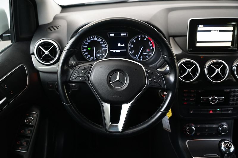 Mercedes-Benz Třídy B - fotka 16 z 23