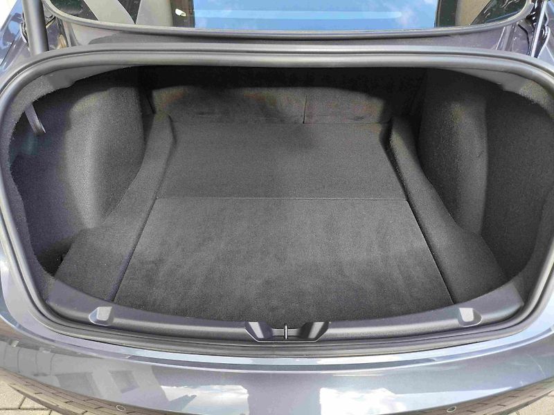 Tesla Model 3 RWD LED ACC 18ALU SOH 91,1% - fotka 13 z 19
