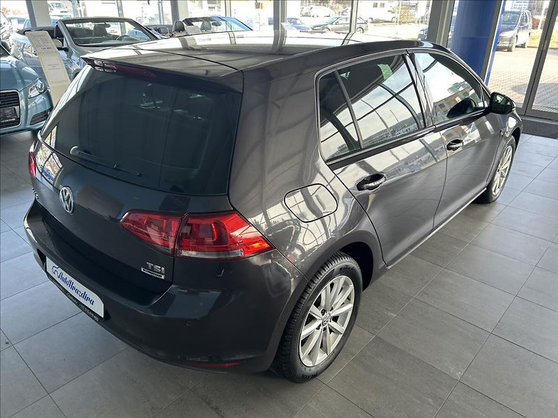 Volkswagen Golf 1,2   TSI,LOUNGE,SERVISKA,2.MA - fotka 6 z 28