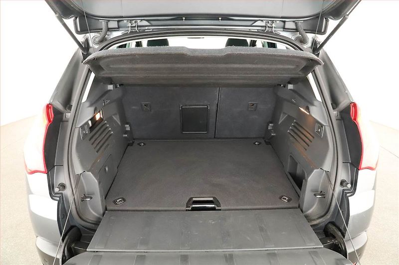 Peugeot 3008 (2012) 2.0 HDi, Navi, Tempomat - fotka 12 z 13