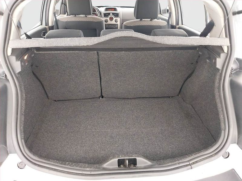 Renault Mégane (2003) 1.6 16V , Klima - fotka 14 z 17