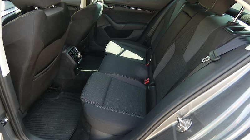 Škoda Octavia 2,0 TDI 85kW Fresh - fotka 19 z 23