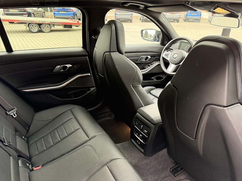 BMW Řada 3 (2023) M340i 275kW XDRIVE HUD PANORAM - fotka 30 z 53