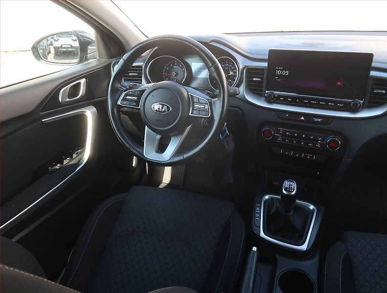 Kia Ceed (2020) 1.4 T-GDI, ČR,1.maj - fotka 7 z 22