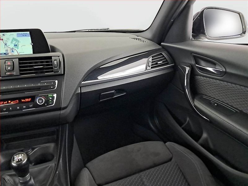BMW Řada 1 (2015) 116d, Navi, Xenony - fotka 8 z 18