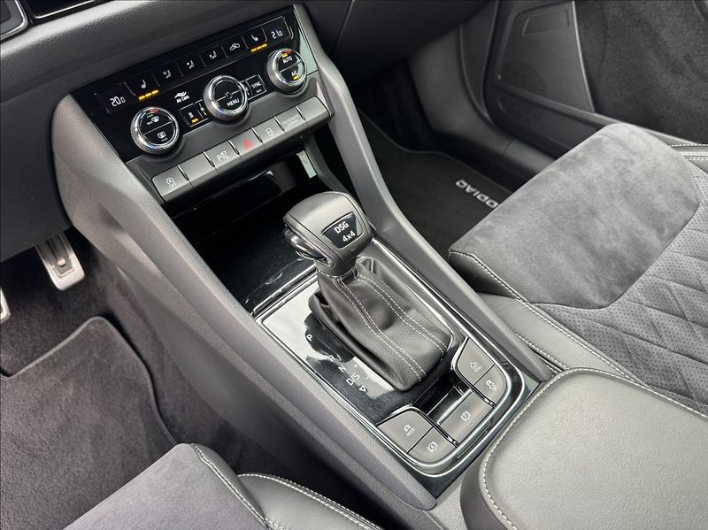 Škoda Kodiaq 2,0 TDI DSG 4X4 SPORTLINE 7mís - fotka 34 z 50