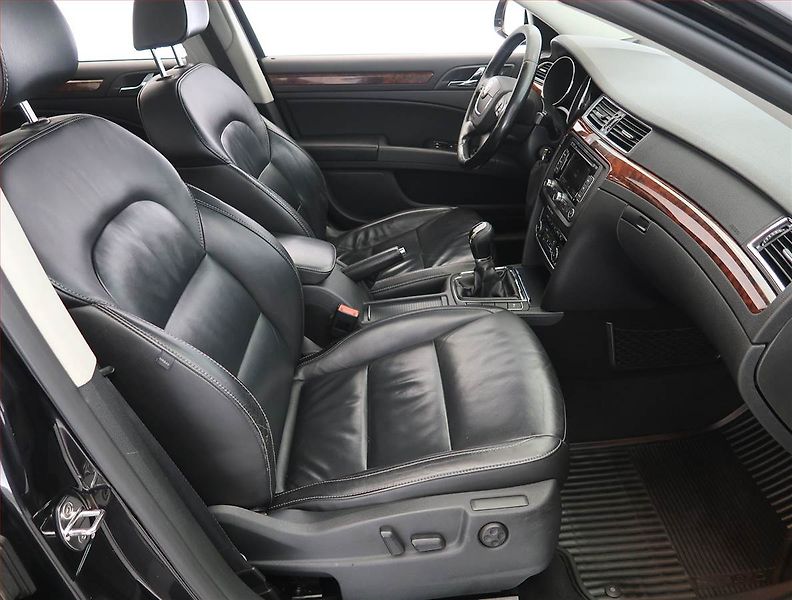 Škoda Superb (2011) Elegance 1.4 TSI, Navi, Xenony - fotka 9 z 23