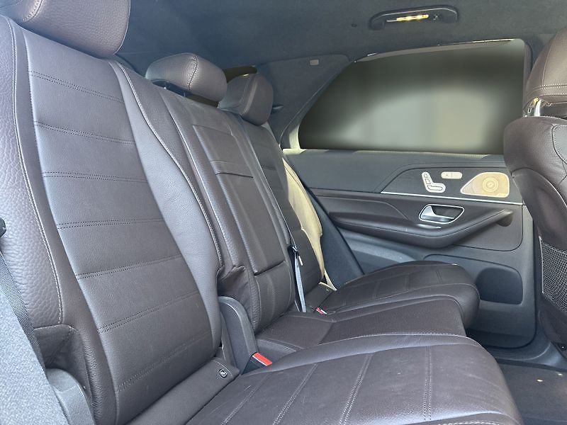 Mercedes-Benz GLE 400 d 4MATIC AMG Line Night - fotka 18 z 18
