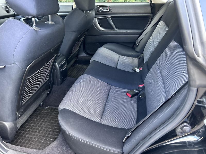 Subaru Legacy kombi 2.0 Active AWD - fotka 17 z 33