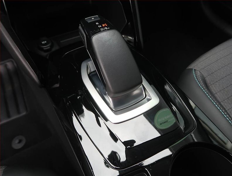 Peugeot 208 (2022) Allure 50 kWh, SoH 89% - fotka 13 z 22
