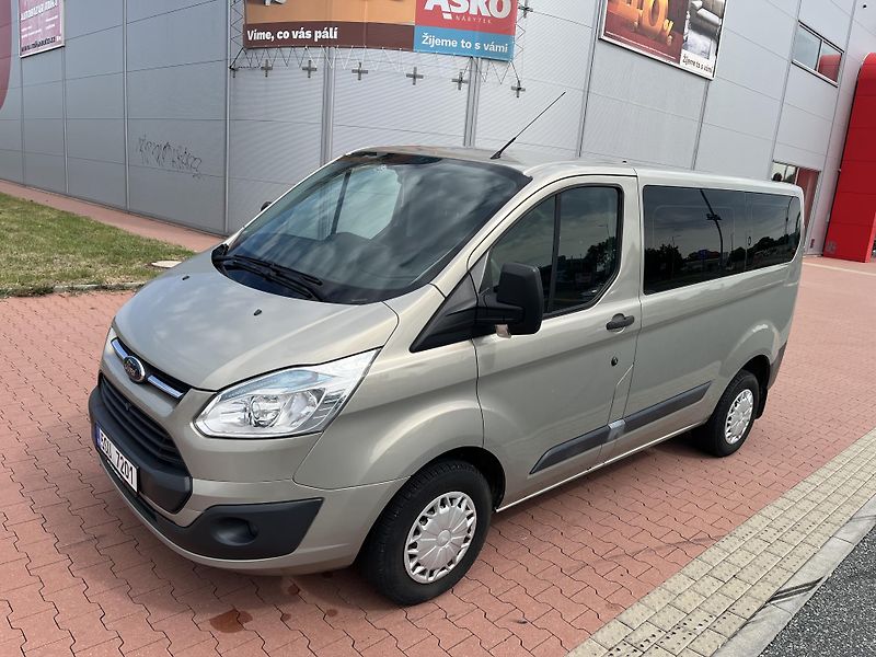 Ford Transit Custom 2.2 TDCi 9 míst - fotka 26 z 27