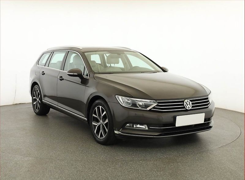 Volkswagen Passat (2015) 2.0 TDI, Tempomat - fotografie inzerátu