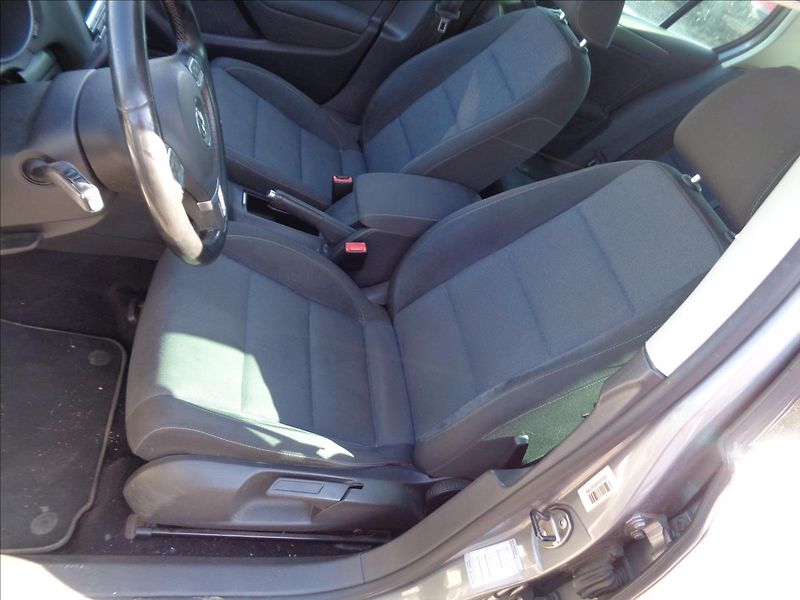 Volkswagen Golf 1,2 tsi - fotka 9 z 17