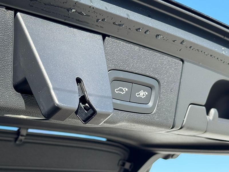 Volvo XC60 (2026) PLUS B5, 360°, Harman, Matrix - fotka 14 z 21