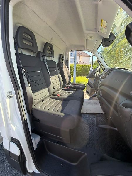Iveco Daily 3,0 35S16H 3.0 - fotka 27 z 31