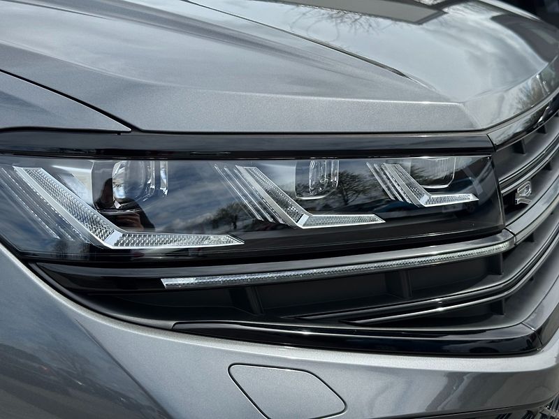 Volkswagen Touareg (2025) R-Line 3.0 TDI 4Motion 210kW - fotka 45 z 47