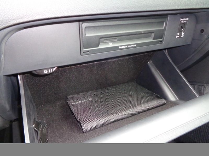 Škoda Octavia 1.5 TSI  STYLE  110 KW - fotka 23 z 30