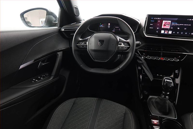 Peugeot 2008 (2025) Allure 1.2 PureTech - fotka 7 z 18
