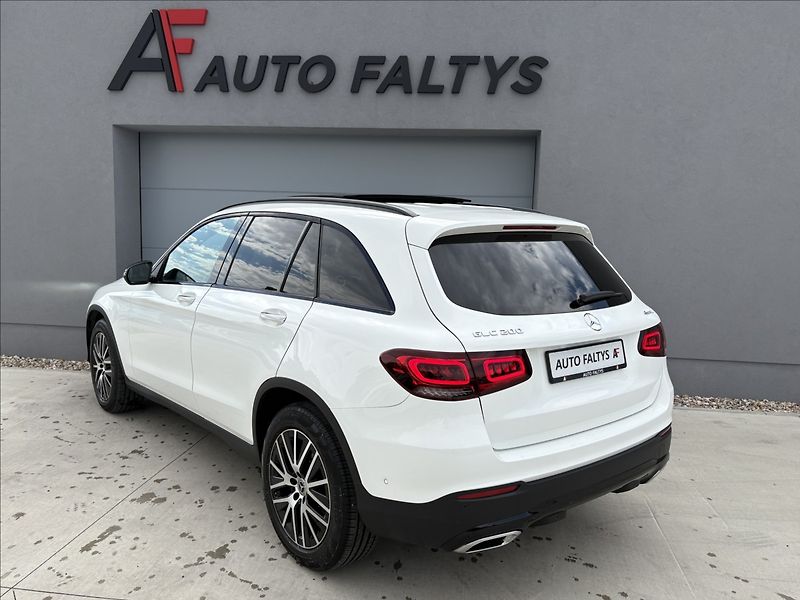 Mercedes-Benz GLC 200 145 KW 4MATIC CZ 1 DPH - fotka 6 z 37