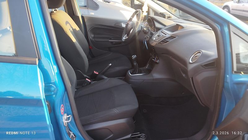 Ford Fiesta (2013) 1.25 16v  60 kw top stav - fotka 16 z 28