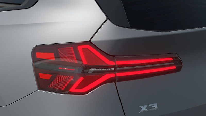 BMW X3 M50 xDrive - fotka 9 z 14