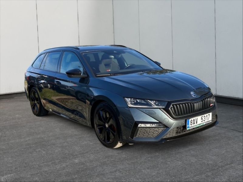Škoda Octavia 2,0 TSI RS - fotka 1 z 11