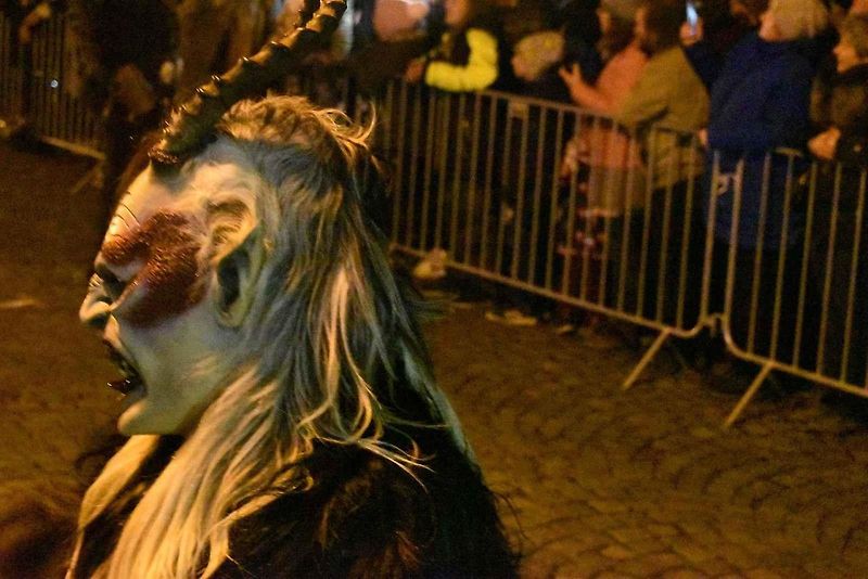 Krampusové a ďábelská vozidla