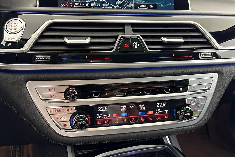 BMW Řada 7 750d xDrive - fotka 23 z 29