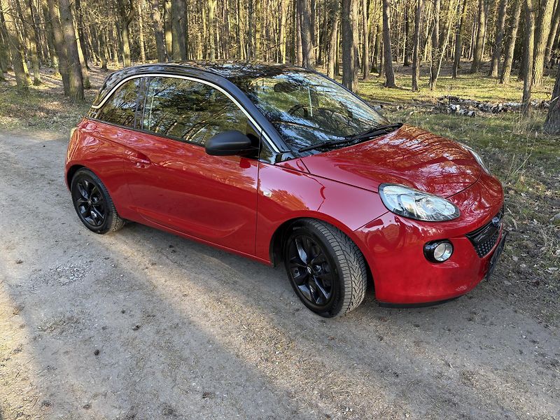 Opel Adam (2016) red/black edition - fotografie inzerátu