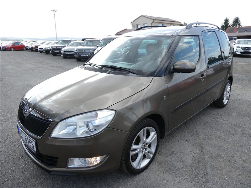 Škoda Roomster 1,2 TSI 77kW Elegance,2 x kola - fotka 3 z 48