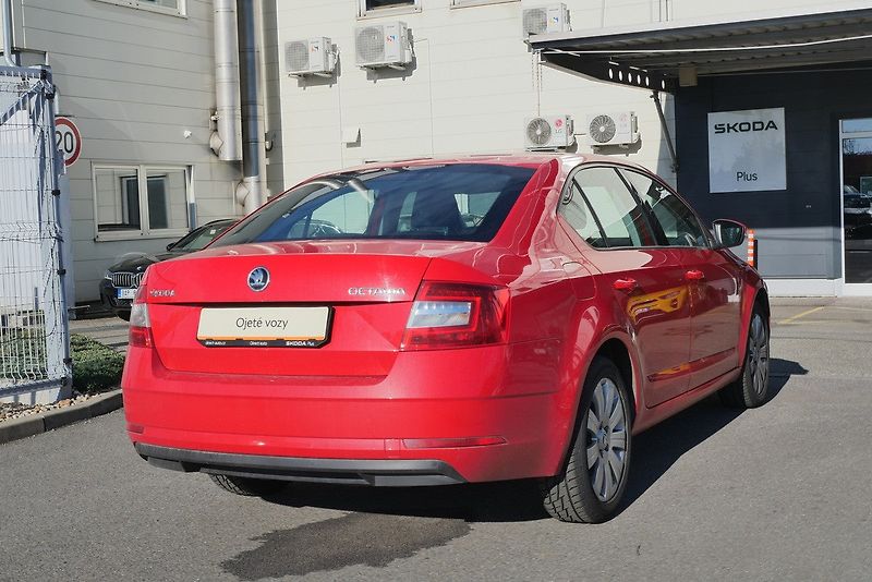 Škoda Octavia - fotka 2 z 6