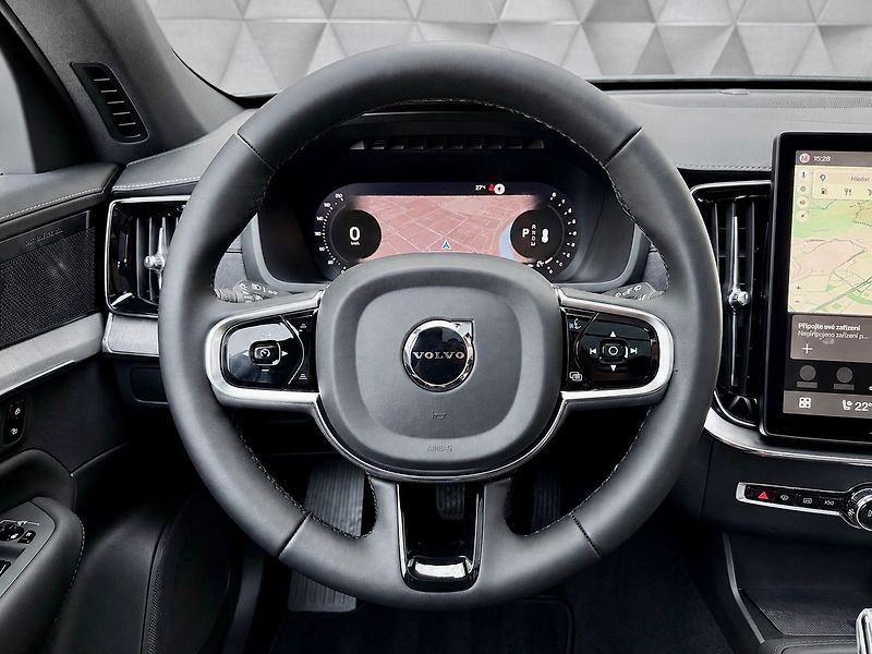 Volvo XC90 B5 AWD PLUS DARK PREMIUM, PANO - fotka 12 z 34