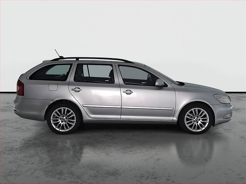 Škoda Octavia (2011) Laurin&Klement 2.0 TDI, 4X4 - fotka 6 z 22