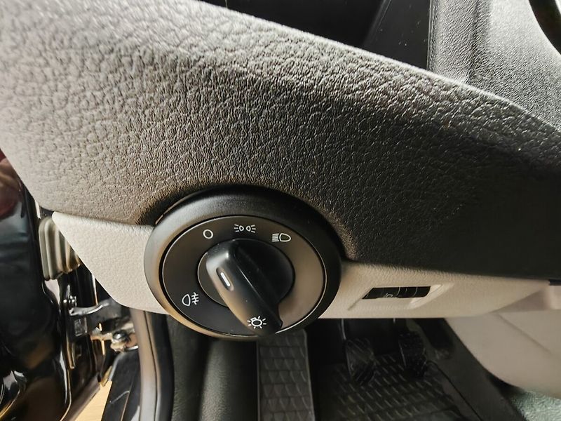 Volkswagen Transporter 2,0Tdi Man , 8míst - fotka 21 z 28