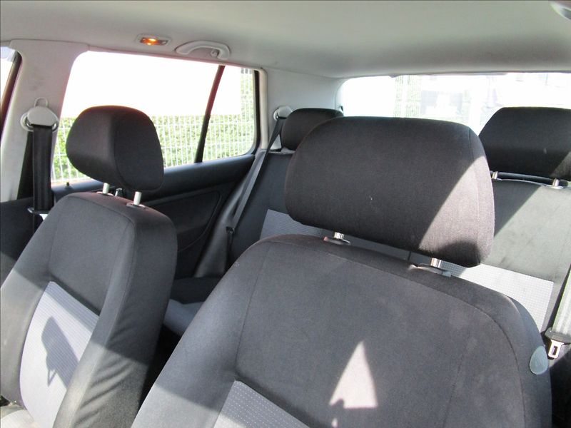 Volkswagen Golf 1.4i 16V, Klima - fotka 13 z 37