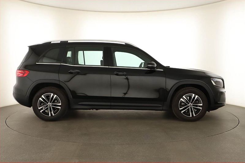 Mercedes-Benz GLB (2024) 200 d 4MATIC - fotka 6 z 20