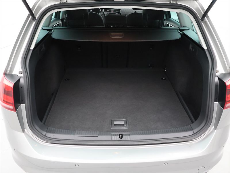 Volkswagen Golf 1,4 TSI 90kW DSG Highline Xeno - fotka 10 z 36