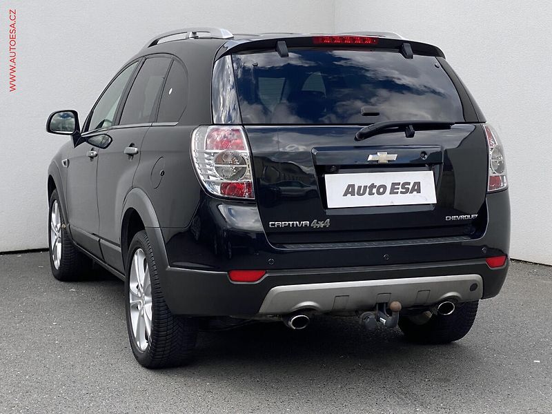 Chevrolet Captiva (2012) 2.2 VCDi 4X4, LTZ, AT, šíbr - fotka 6 z 21
