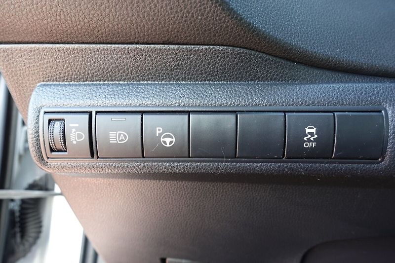 Toyota Corolla 1.8HEV CVT  Comfort Style Tech - fotka 19 z 31