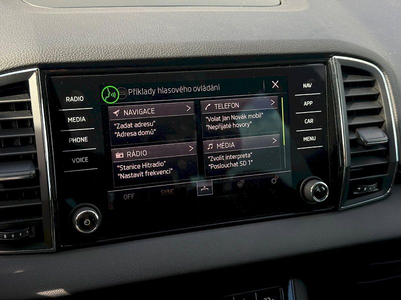 Škoda Karoq (2020) 1.5 TSI 110 kW DSG Style Plus - fotka 19 z 24