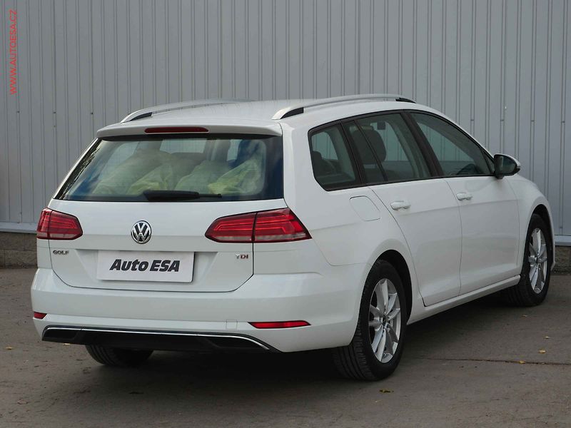 Volkswagen Golf (2017) 1.6TDi, ČR, Comfortline - fotka 4 z 21
