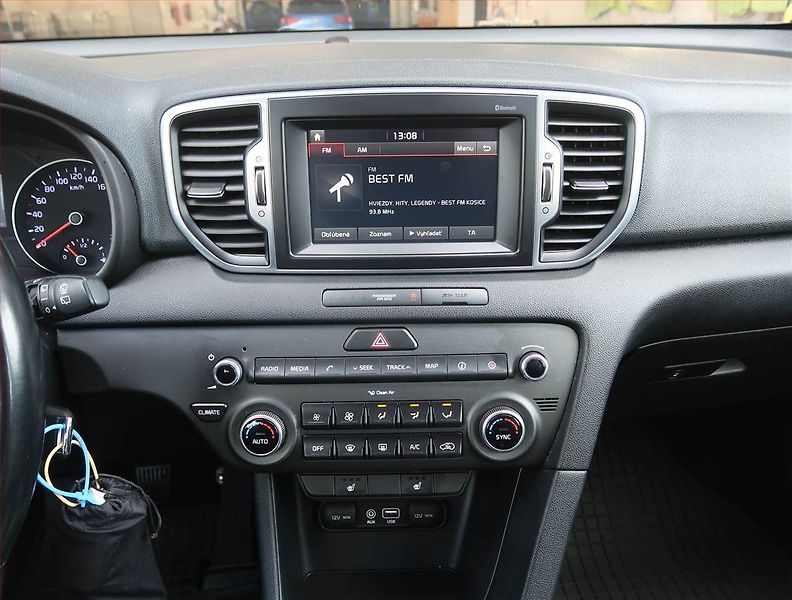 Kia Sportage (2017) 1.6 GDI, Serv.kniha, Navi - fotka 12 z 18